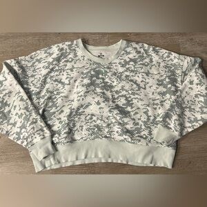 Under Armour Women’s Crop Sweatshirt